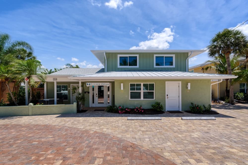 Escape Coastal Resort on Casey Key