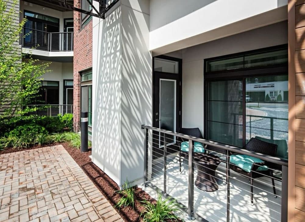 Kings Point Lux Suites