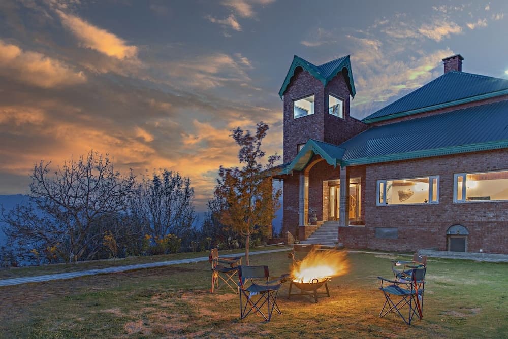 Echor Bhramara Estate Kharapathar Shimla