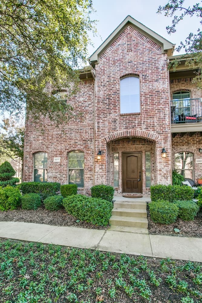 Beautifully furnished 3 bedroom Frisco