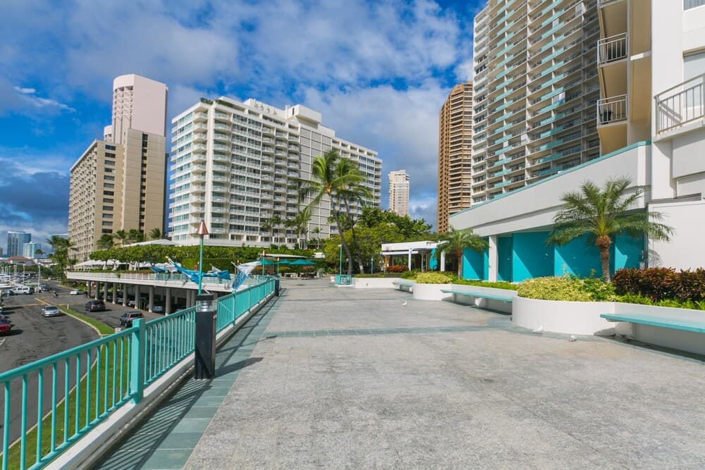Ilikai Tower One Bedroom Lagoon View Waikiki Condos With Lanai & Free Wifi