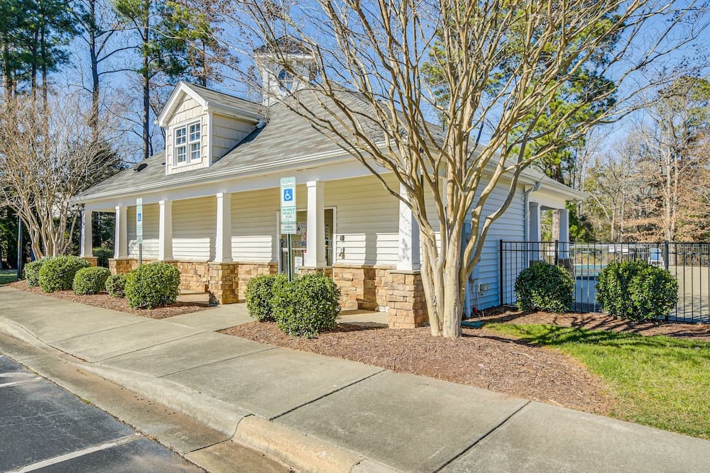 Roomy Morrisville Townhome w/ Community Pool!