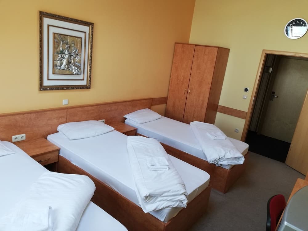 Airport Global Hostel