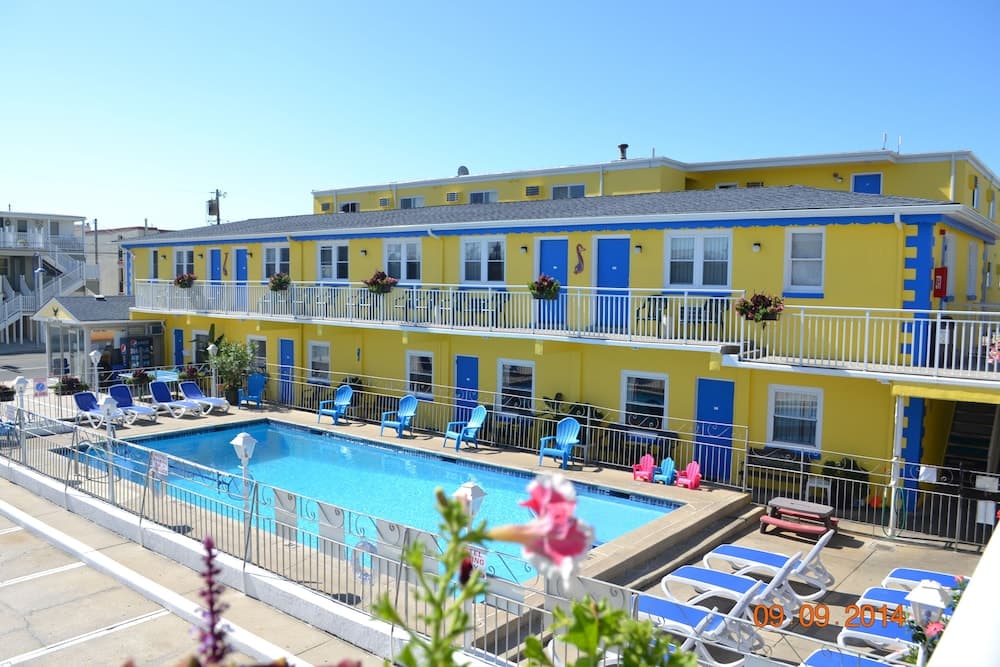 Nantucket Inn & Suites