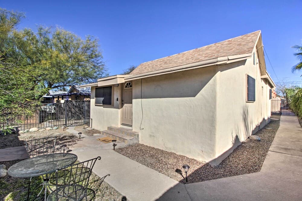 Tucson Home ~ 1 Mi to University of Arizona!