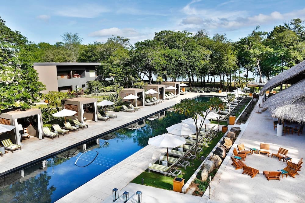 El Mangroove Papagayo, Autograph Collection
