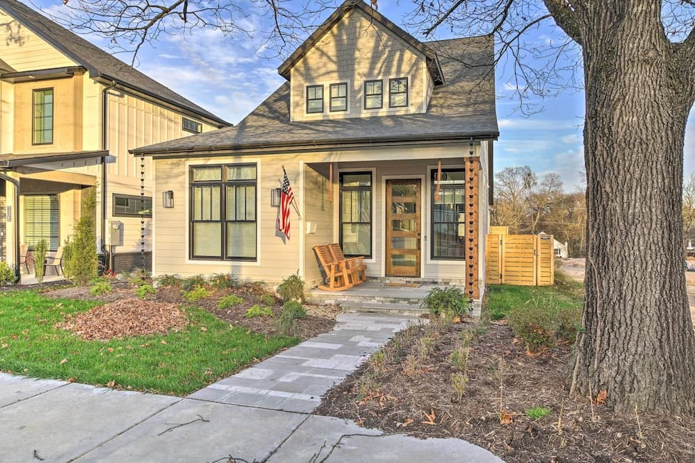Airy Bentonville Studio < 1 Mile to City Square!